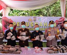 Polres OKU Timur Musnahkan 35,74 Kilogram Ganja Kering - JPNN.com