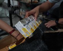 Tekan Peredaran Rokok Ilegal, Bea Cukai Gelar Operasi Pasar di Makassar & Banjarmasin - JPNN.com