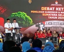 Debat Ketiga Pilgub Sumsel, Cawagub Cik Ujang Hanya Diam di Podium, Lalu Bilang Begini.. - JPNN.com