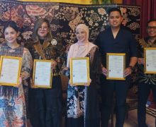 Kenalkan Batik Kendil Mas, Chacha Frederica Ungkap Sulitnya dapat Persetujuan Suami - JPNN.com