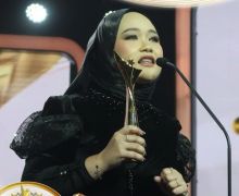 Sara Rahayu Raih Penghargaan di Anugerah Dangdut Indonesia 2024 - JPNN.com