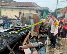 Kebakaran di Palembang Menghanguskan 2 Rumah dan 1 Bedeng, Begini Kejadiannya - JPNN.com