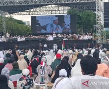 Berdiri di Depan Massa Reuni Akbar PA 212, Habib Rizieq Menyampaikan Pesan, Lantang - JPNN.com