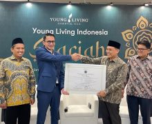 Raih Sertifikat, Young Living Indonesia Jalankan Bisnis MLM Syariah - JPNN.com