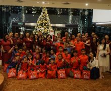 Sambut Natal, Avenzel Hotel & Convention Tampilkan Christmas Tree Lighting - JPNN.com