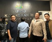 Kejaksaan Tangkap Buronan Kasus Korupsi Pengelolaan Mal di Pinrang - JPNN.com