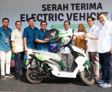 Dirut Petrokimia Gresik Bersama ITS Perbarui Ratusan Motor Listrik Operasional - JPNN.com