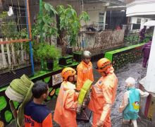 Sejumlah Kawasan di Kota Malang Terendam Banjir Imbas Hujan Deras - JPNN.com