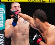 UFC 310 Penuh Kejutan, Duel Sengit Generasi Baru hingga Tumbangnya Mantan Juara - JPNN.com