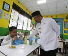 Pemkot Tangerang Berhasil Salurkan Makanan Bergizi Gratis kepada 117.999 Siswa Selama Uji Coba - JPNN.com