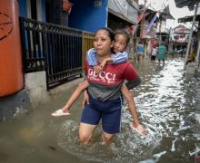 Banjir Rob Menggenangi 6 RT di Marunda dan Pluit Jakarta Utara - JPNN.com