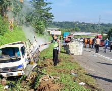 Bus Gunung Harta Tabrak Truk Muatan Bahan Kimia di Tol Semarang-Solo - JPNN.com