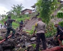 3 Rumah Rusak Tergerus Tanah Longsor di Lombok Timur - JPNN.com