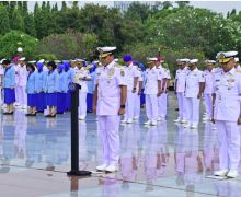 Menjelang Peringatan Hari Dharma Samudera, KSAL Pimpin Ziarah di TMP Kalibata - JPNN.com