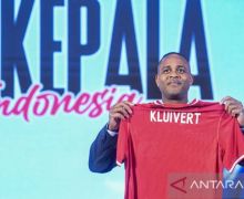 Patrick Kluivert Pengin Jairo Riedewald Membela Timnas Indonesia - JPNN.com