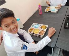 Lima Siswa di SMP 17 Bandung Ganti Nasi jadi Kentang di MBG - JPNN.com