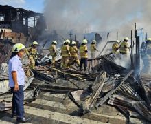 30 Rumah Hangus dalam Insiden Kebakaran di Kemayoran Gempol - JPNN.com