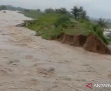 Tanggul Sungai Cabean Jebol, Tiga Desa di Demak Dilanda Banjir - JPNN.com