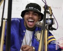 Chris Brown Gugat Warner Bros Sebesar USD 500 Juta, Ini Kasusnya - JPNN.com