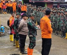 Hari Ketiga Pencarian Korban Longsor di Pekalongan, Ribuan Tim SAR Dikerahkan - JPNN.com