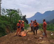 Korban Jiwa Longsor di Pekalongan Bertambah Jadi 25 Orang - JPNN.com