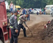 Kemacetan Parah Terjadi di Kawasan Sitinjau Lauik, Ini Penyebabnya - JPNN.com