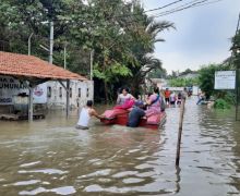 680 KK Terdampak Banjir yang Melanda Sejumlah Kecamatan di Kabupaten Tangerang - JPNN.com