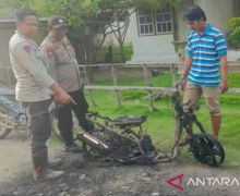 Siswa Sontoloyo, Ancam Guru Honorer Pakai Parang Hingga Membakar Sepeda Motor - JPNN.com