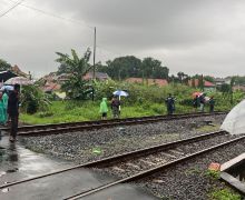 Kecelakaan KA Kertajaya Vs Sepeda Motor di Semarang, Pengendara Wanita Tewas - JPNN.com