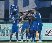 Persib Vs PSM 1-0: Ciro Cetak Gol, Terharu, Buka Baju, Dapat Kartu - JPNN.com