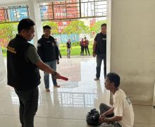 Sontoloyo, Hendra Gasak Ponsel Jemaah Salat Jumat, Polisi Lagi Ramai-ramainya - JPNN.com