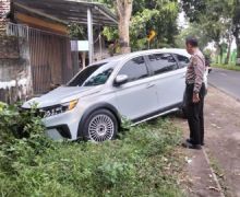 Ibu dan Balita di Kediri Ditabrak Mobil, Pengemudinya Mabuk? - JPNN.com