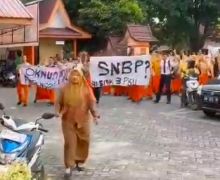 Siswa SMKN di Pekanbaru Demo Gegara Tak Bisa Daftar SNBP, Disdik Lakukan Investigasi - JPNN.com