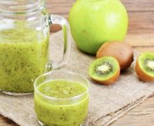 Resep Sederhana Membuat Smoothie Kiwi dan Apel Eropa - JPNN.com