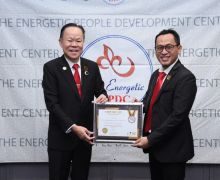 Gus Hayid Dapat Gelar Certified Speaking Master dari EPDC - JPNN.com