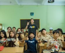 Lawless Burgerbar Buat Program 'Makan Burger Gratis' ke Sekolah - JPNN.com