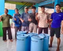 Pendekar 08 Bagikan 80 Tong Sampah untuk Mendukung Kebersihan Lingkungan - JPNN.com