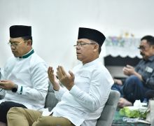 Mardiono Lakukan Doa Bersama Untuk Melepas Jemaah Umrah di Kantor DPP PPP - JPNN.com