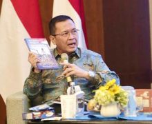 Laksda Edwin Ungkap Potensi Laut untuk Swasembada Pangan Lewat Buku - JPNN.com