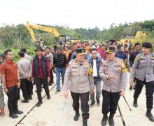 Irjen Iqbal Desak Perusahaan Bertanggung Jawab Atas Kecelakaan Truk di Sungai Segati   - JPNN.com