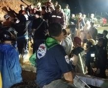 Seorang Pria Meninggal Akibat Longsor di Garut, Pemprov Jawa Barat Kirim Bantuan - JPNN.com