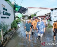 Sungai Bengawan Solo Meluap, Empat Kelurahan di Kota Surakarta Tergenang Banjir - JPNN.com