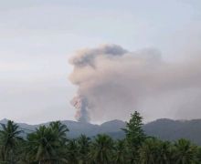 Gunung Dukono Kembali Erupsi, Semburkan Abu Vulkanik Setinggi 2 Ribu Meter - JPNN.com