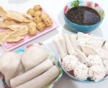 Pempek Tetap jadi Menu Andalan Warga Palembang Saat Berbuka Puasa - JPNN.com