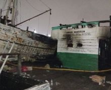 2 Kapal Terbakar di Pelabuhan Sunda Kelapa, Kerugian Tembus Rp 500 Juta - JPNN.com