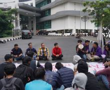 Mahasiswa Unpak Demo di DPRD Kota Bogor, Ini Tuntutannya - JPNN.com