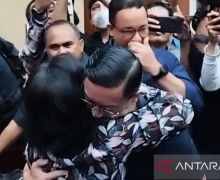 Tom Lembong Jalani Sidang Perdana, Istri Hingga Anies Memberikan Dukungan - JPNN.com