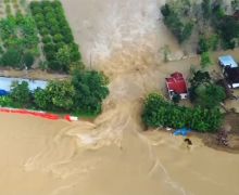 Gawat, Tanggul Sungai Tuntang Jebol Lagi, Satu Desa di Grobogan Terendam Banjir - JPNN.com