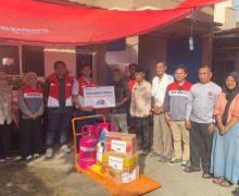 Pertamina Peduli Salurkan Bantuan bagi Korban Banjir Karawang - JPNN.com