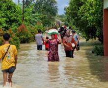 Tanggul Sungai Tuntang Jebol, 665 KK Mengungsi & Jalan Penghubung Antardesa Terputus - JPNN.com